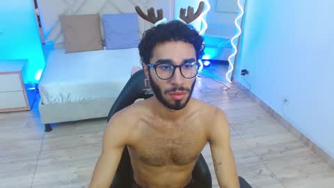 Snapshot of xander_tay chatting on December 7, 11:51 am ISSANDER online show from December 7, 11:51 am