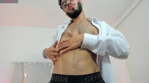 Snapshot of xander_tay chatting on December 13, 12:09 am ISSANDER online show from December 13, 12:09 am