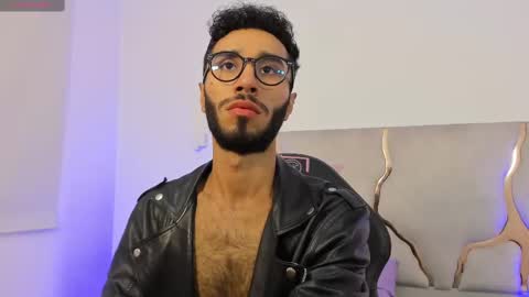 Snapshot of xander_tay chatting on December 27, 7:57 pm ISSANDER online show from December 27, 7:57 pm