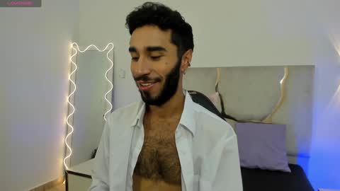 Snapshot of xander_tay chatting on January 4, 7:23 pm ISSANDER online show from January 4, 7:23 pm