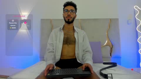 Snapshot of xander_tay chatting on January 21, 7:17 pm ISSANDER online show from January 21, 7:17 pm