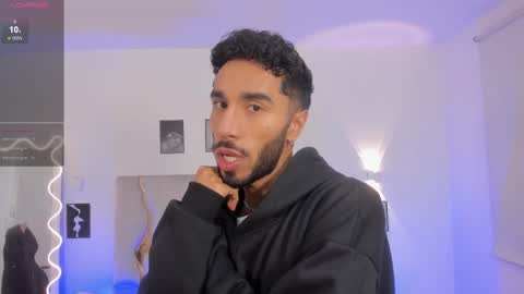 Snapshot of xander_tay chatting on February 13, 1:50 am ISSANDER online show from February 13, 1:50 am