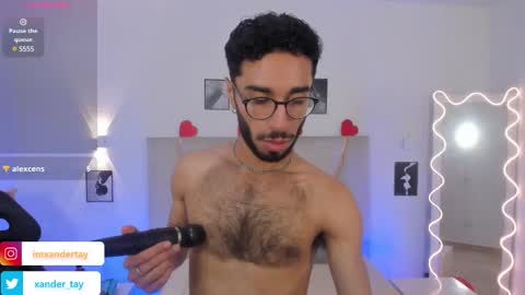 Snapshot of xander_tay chatting on February 20, 7:52 pm ISSANDER online show from February 20, 7:52 pm