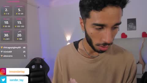 Snapshot of xander_tay chatting on February 21, 2:06 am ISSANDER online show from February 21, 2:06 am