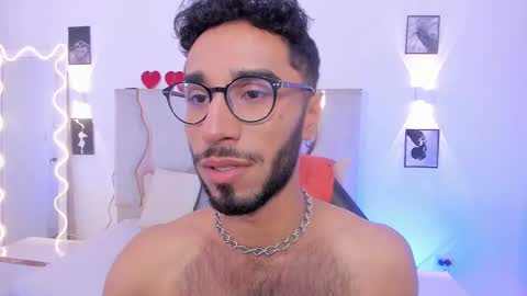 Snapshot of xander_tay chatting on March 5, 7:49 pm ISSANDER online show from March 5, 7:49 pm