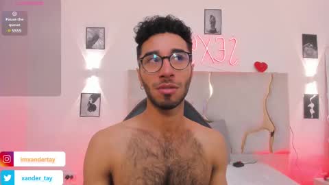 Snapshot of xander_tay chatting on March 9, 9:46 pm ISSANDER online show from March 9, 9:46 pm