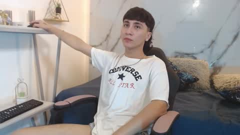 xandergrey8 online show from March 26, 8:03 pm