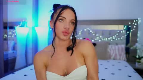Alexandra online show from June 15, 9:50 pm