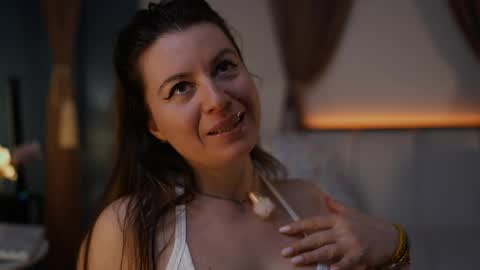 XandraK online show from April 2, 3:31 pm