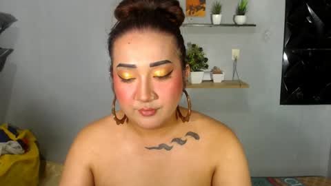Snapshot of xasianempressx chatting on July 18, 6:12 pm Nira NOT INTO CHEAP GUYS online show from July 18, 6:12 pm