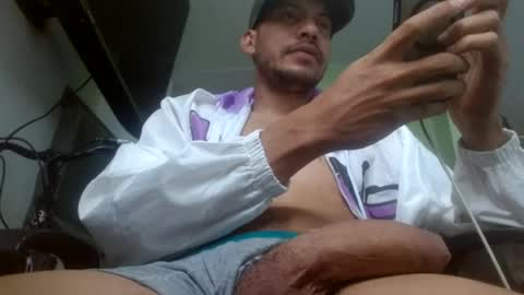 Snapshot of xavicock24 chatting on June 25, 3:27 pm xavicock24 online show from June 25, 3:27 pm