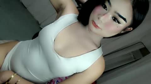 Snapshot of xchinita_kyanggx chatting on May 23, 12:27 am kianna online show from May 23, 12:27 am