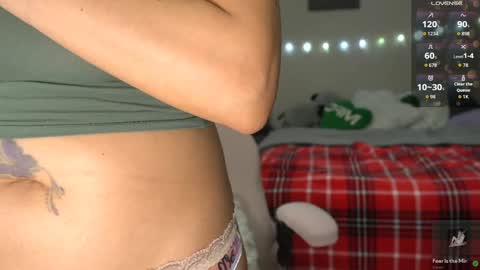 Snapshot of xclusivesecrets chatting on December 5, 9:00 pm spoil me here online show from December 5, 9:00 pm