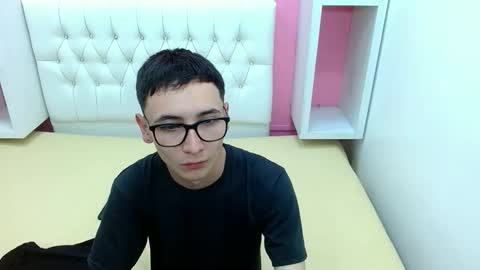 xcoupleplayxx online show from April 14, 3:12 am