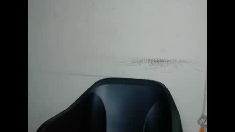 Snapshot of xcreamypussy chatting on January 3, 2:10 am xcreamypussy online show from January 3, 2:10 am