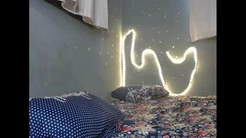 Snapshot of xcreamypussy chatting on February 13, 8:27 am xcreamypussy online show from February 13, 8:27 am