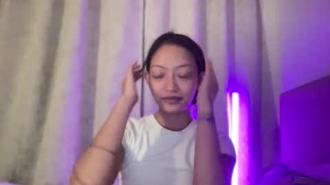 Sachi Cy online show from October 31, 8:32 pm