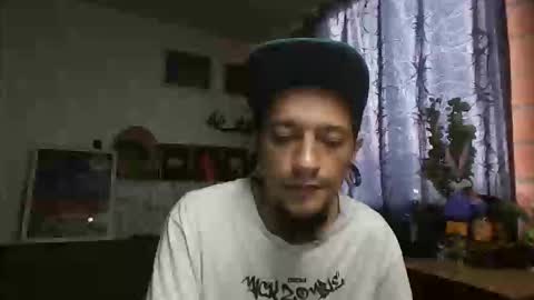 Snapshot of xdantex19 chatting on May 8, 2:33 pm xdantex19 online show from May 8, 2:33 pm