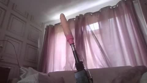 xenawilliams69 online show from June 10, 1:54 pm