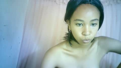 Snapshot of xenna610827 chatting on January 25, 8:42 am xenna610827 online show from January 25, 8:42 am