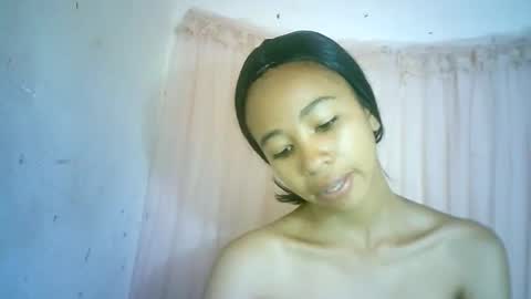 Snapshot of xenna610827 chatting on January 28, 5:54 am xenna610827 online show from January 28, 5:54 am