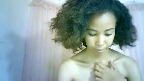 Snapshot of xenna610827 chatting on February 2, 7:20 am xenna610827 online show from February 2, 7:20 am