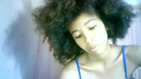 Snapshot of xenna610827 chatting on February 6, 2:15 pm xenna610827 online show from February 6, 2:15 pm