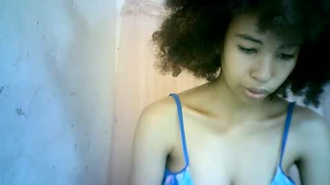 Snapshot of xenna610827 chatting on February 7, 12:50 pm xenna610827 online show from February 7, 12:50 pm