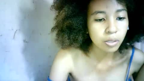 Snapshot of xenna610827 chatting on February 7, 7:06 pm xenna610827 online show from February 7, 7:06 pm