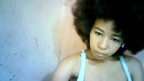 Snapshot of xenna610827 chatting on February 25, 11:41 am xenna610827 online show from February 25, 11:41 am