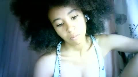 Snapshot of xenna610827 chatting on March 2, 7:12 pm xenna610827 online show from March 2, 7:12 pm