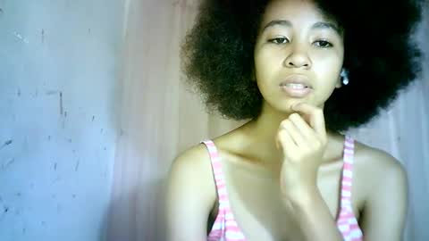 Snapshot of xenna610827 chatting on March 4, 6:50 pm xenna610827 online show from March 4, 6:50 pm