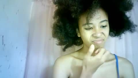 Snapshot of xenna610827 chatting on March 9, 8:18 am xenna610827 online show from March 9, 8:18 am