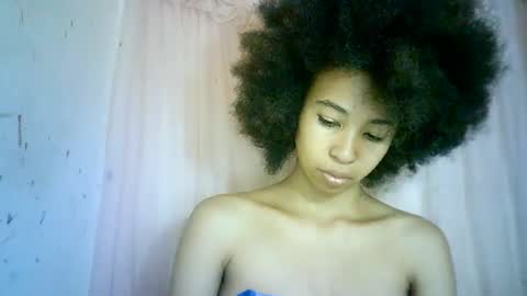 Snapshot of xenna610827 chatting on March 12, 11:31 am xenna610827 online show from March 12, 11:31 am