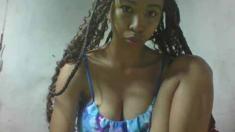 Snapshot of xenna610827 chatting on February 23, 6:44 am xenna610827 online show from February 23, 6:44 am