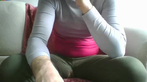 Snapshot of xeson47 chatting on February 24, 8:27 am xeson47 online show from February 24, 8:27 am