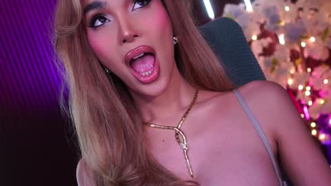 Anne online show from February 3, 6:22 am