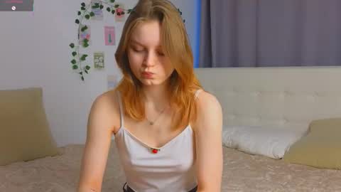 Snapshot of xiaobrunscheen chatting on November 28, 4:15 am Luna and Lina online show from November 28, 4:15 am