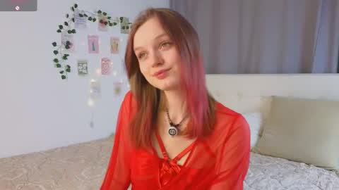 Snapshot of xiaobrunscheen chatting on December 16, 4:06 am Luna and Lina online show from December 16, 4:06 am