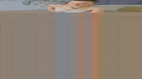 Snapshot of xiaobrunscheen chatting on December 17, 4:07 am Luna and Lina online show from December 17, 4:07 am