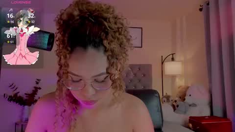 camila online show from December 19, 8:05 pm