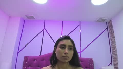 Snapshot of ximena_vasquez8 chatting on February 4, 9:07 am Xime online show from February 4, 9:07 am