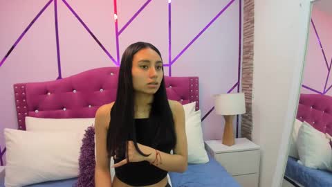 Snapshot of ximena_vasquez8 chatting on February 18, 9:32 am Xime online show from February 18, 9:32 am