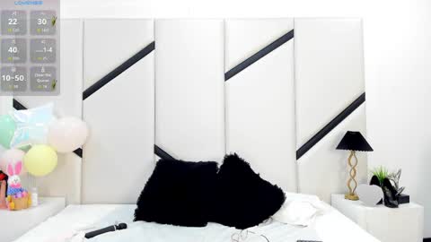 ximenacosta online show from April 6, 12:39 pm