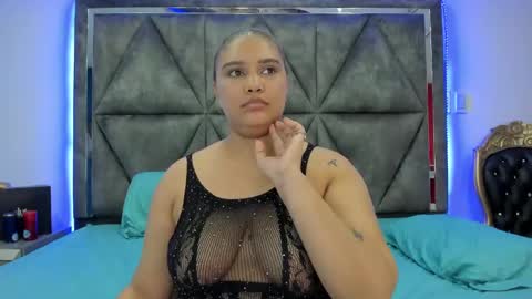 Snapshot of ximenarusso chatting on January 11, 9:36 am online show from January 11, 9:36 am