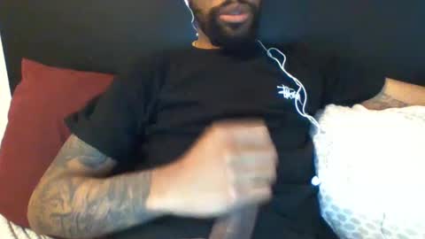 Snapshot of xjonathanxgx chatting on March 6, 3:02 pm OmgItsSoFuckingBig online show from March 6, 3:02 pm