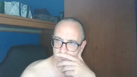 Snapshot of xjosuex69 chatting on May 21, 10:17 pm xjosuex69 online show from May 21, 10:17 pm