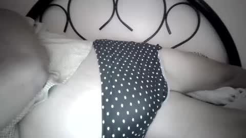 xjuicytits online show from February 19, 1:12 am