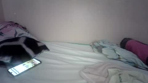 xjuicytits online show from July 13, 12:13 am