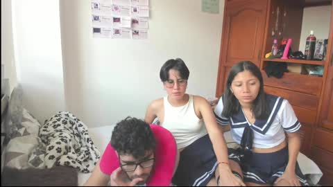 Snapshot of xlatin_girlssx chatting on January 28, 7:21 pm We are Lana. the one with short hair and vanessa girl with long hair online show from January 28, 7:21 pm